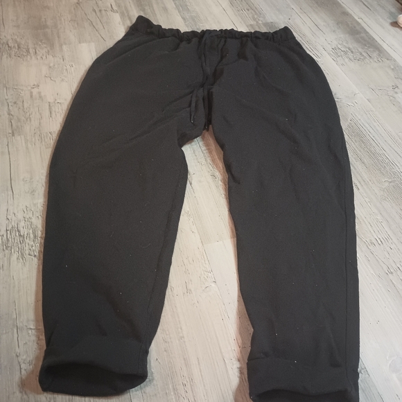 Lululemon - Picture 2 of 5